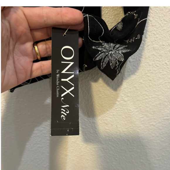 NWT ONYX Nite $69 2 Piece Set Black W Floral Detail Glitter Size M - Picture 5 of 9